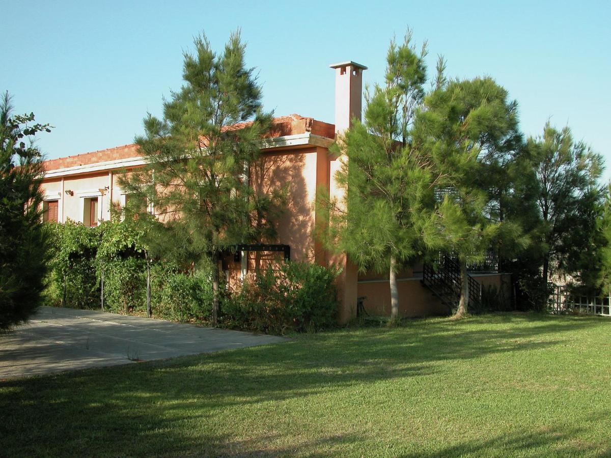 Sprawling Vlilla In Malades Villa Agios Sillas Exterior photo